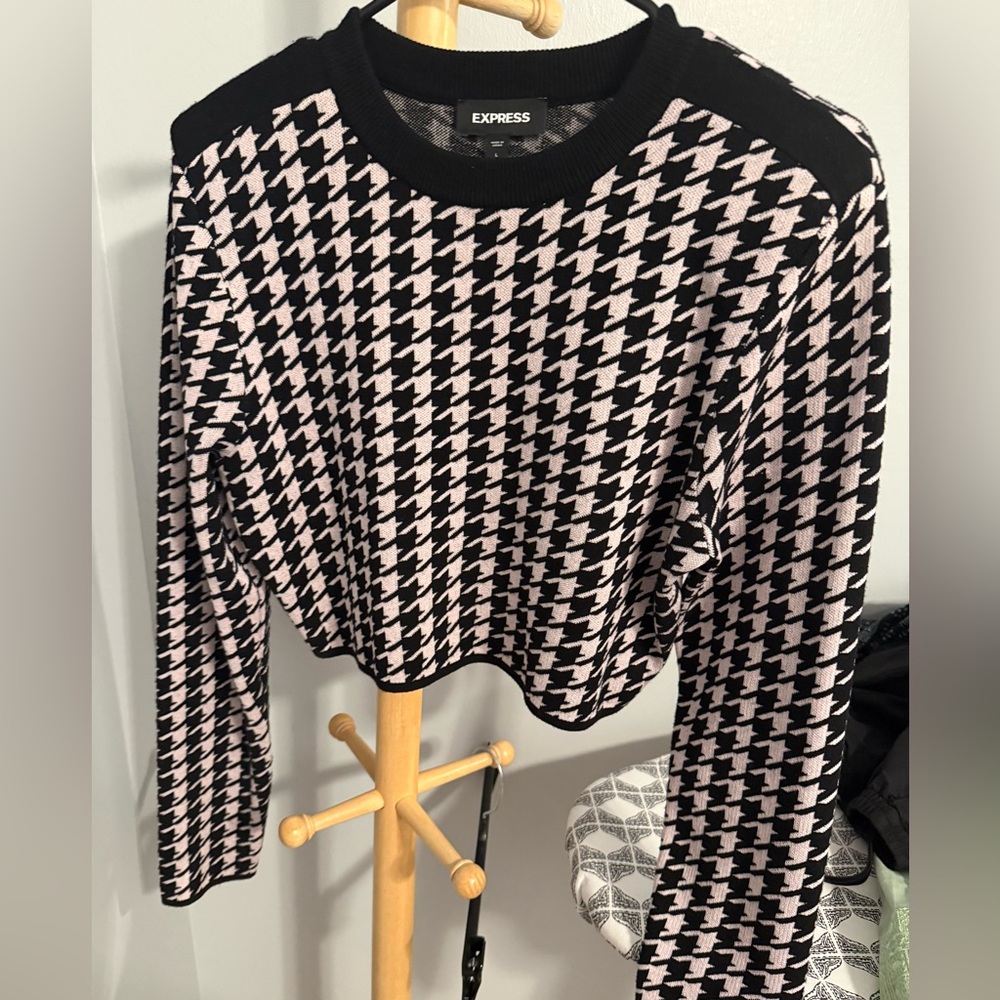 Express Houndstooth crop Knit